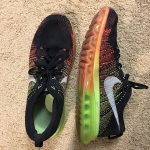 Men’s Nike Flyknit Max, Size 10.5